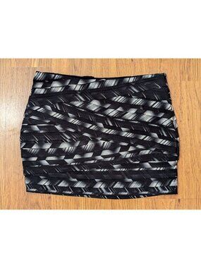 Armani Exchange Womens Black & Gray Geometric Pattern Mini Skirt Size 6